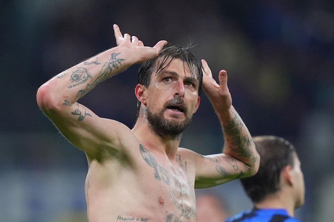 Pokonał raka, alkoholizm i depresję. Kim jest Francesco Acerbi, który strzelił Szczęsnemu gola?