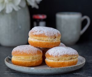 Ekspresowe pączki z Thermomixa – puszyste ciasto w zaledwie 3 minuty!