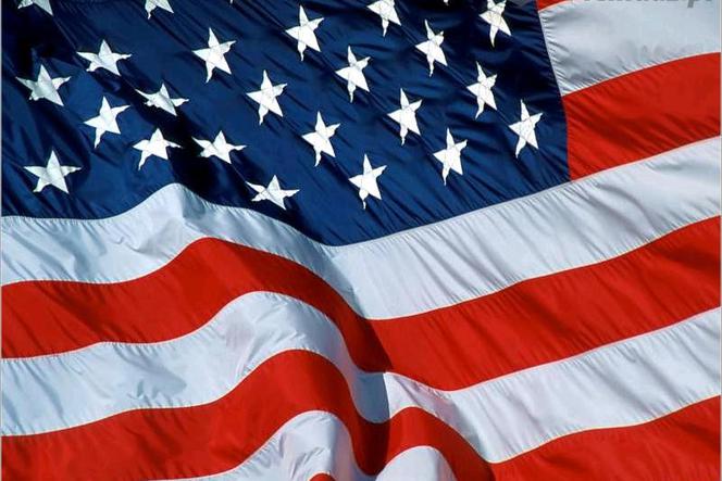 W USA flagi zawisną do połowy przez pięć dni. Tak Biden upamiętni ofiary