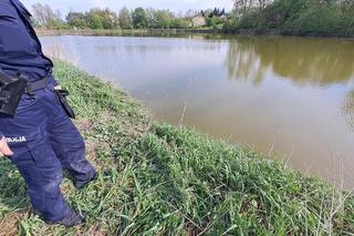 Kraśniccy policjanci ruszyli na pomoc tonącej kobiecie