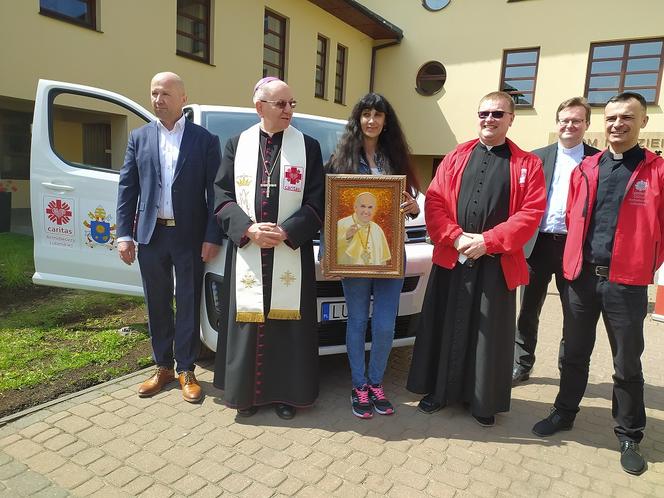 Lublin - Franciszek, Caritas i samochód dla Charkowa
