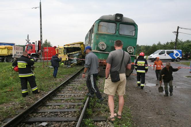 Warszawa Pociąg wjechał w ciężarówkę