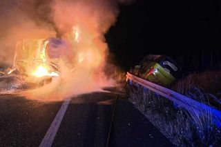 Poważny wypadek na S7. Ciężarówka zderzyła się z autobusem. Są poszkodowani