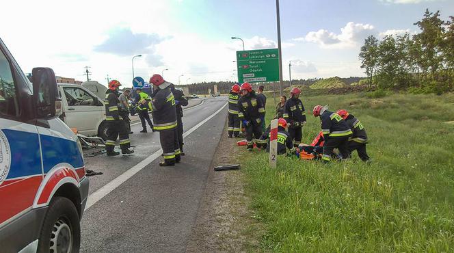 Wypadek w Pawłówku. Trzy osoby trafiły do szpitala! [ZDJĘCIA]