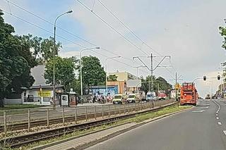 Łódź. Fatalny wypadek karetki! Kilka osób zabranych do szpitala [ZDJĘCIA]
