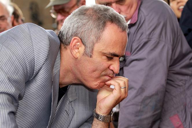 Garri Kasparow w Polsce! Co sprowadza legendę szachów do stolicy?