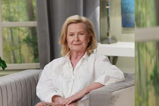 Barbara Bursztynowicz niczym Greta Garbo zachwyca ponadczasową stylizacją! Kelnerskie mankiety hitem jesieni! 