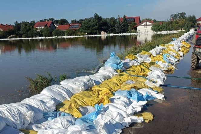 Walka z powodzią NA ŻYWO. Fala kulminacyjna przechodzi przez województwo lubuskie 