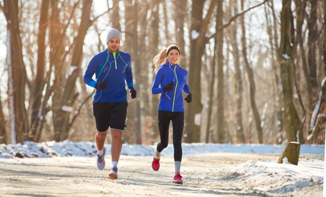 Bieganie zimą: jak biegać po śniegu i po lodzie?