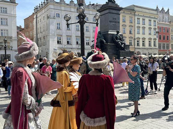 "Polonez wiosenny" na Rynku Głównym w Krakowie