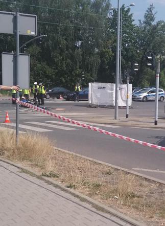 Wypadek w Bytomiu! Samochód wjechał czołowo w motocyklistę, są ranni!