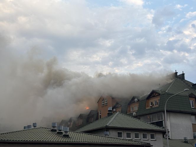 Pożar bloku mieszkalnego w Ząbkach