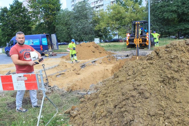 Paraliż w Warszawie. Awaria wodociągowa zarwała jezdnię al. Wilanowskiej