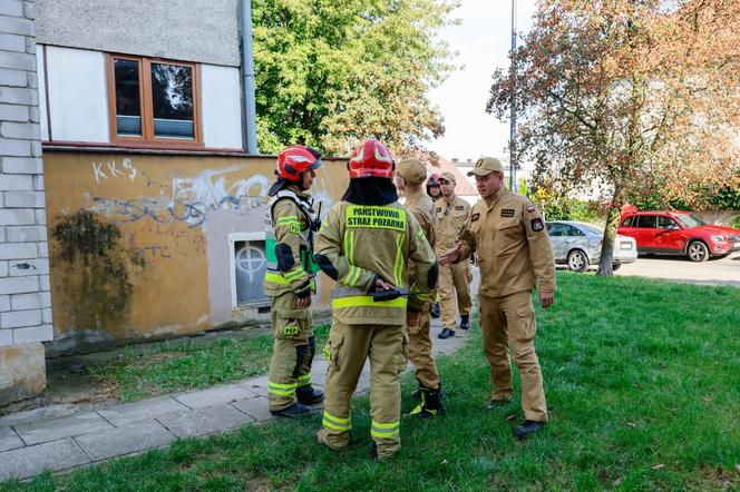 Pożar w bloku w Ostrowie Wielkopolskim. Nie żyje jedna osoba, 10 jest rannych