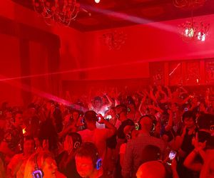 To pierwsza taka impreza w Olsztynie. Tłumy na Silent Disco w… ratuszu