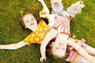 OGRÓD DLA DZIECI - jak zorganizować dziecku czas na świeżym powietrzu? Zabawy dla dzieci w ogrodzie