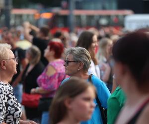 Potańcówka pod Teatrem Śląskim w Katowicach. Tłumy wręcz oszalały ZDJĘCIA