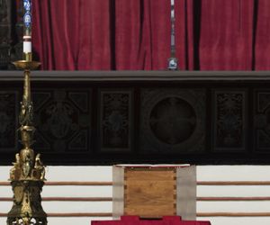 Zaczął się pogrzeb papieża Franciszka. Jedna z największych takich ceremonii w historii