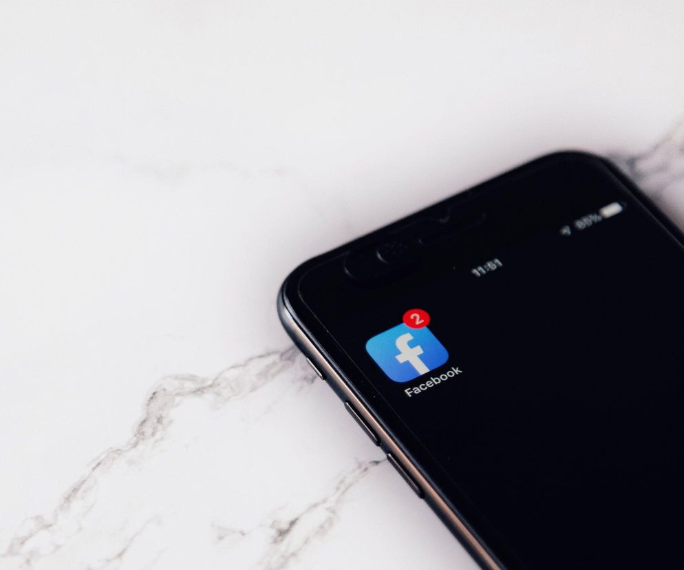 Brak synchronizacji Facebooka z Messengerem i inne błędy aplikacji. Co się dzieje?