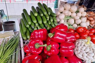 Ceny nowalijek na targu w Rzeszowie. Ile kosztują świeże warzywa?