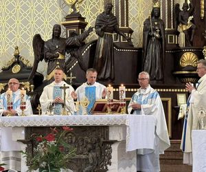 Ruszyła 47. Pielgrzymka Diecezji Radomskiej na Jasną Górę. Modlitwa i śpiew