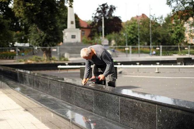 W końcu głogowianie zobaczą skończoną fontannę.