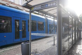 W Krakowie powstał pierwszy ogrzewany przystanek. Gdzie się znajduje i jak działa? [ZDJĘCIA]