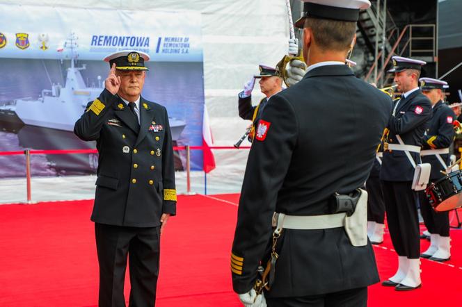 Wodowanie i chrzest przyszłego ORP Jaskółka