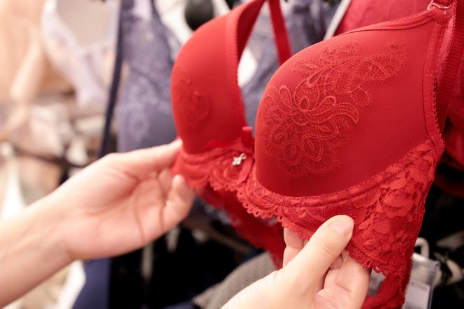 Co się stanie, gdy przestaniesz nosić stanik? Ustalenia naukowców zaskakują