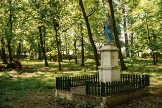 W Łękach Kościelny można podziwiać dworek z XVIII wieku