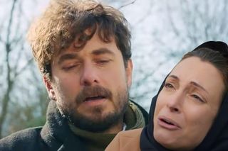 Miłość i nadzieja. Tak Mürvet zacznie obwinić Kuzeya za śmierć Elif! Na pogrzebie rozegra się dramat. Streszczenie odcinka 137 Ask ve umut (21.02.2025)