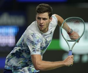 Hubert Hurkacz w ćwierćfinale turnieju ATP w Paryżu! Pokonał słabości i dalej walczy o awans do ATP Finals [WYNIK]