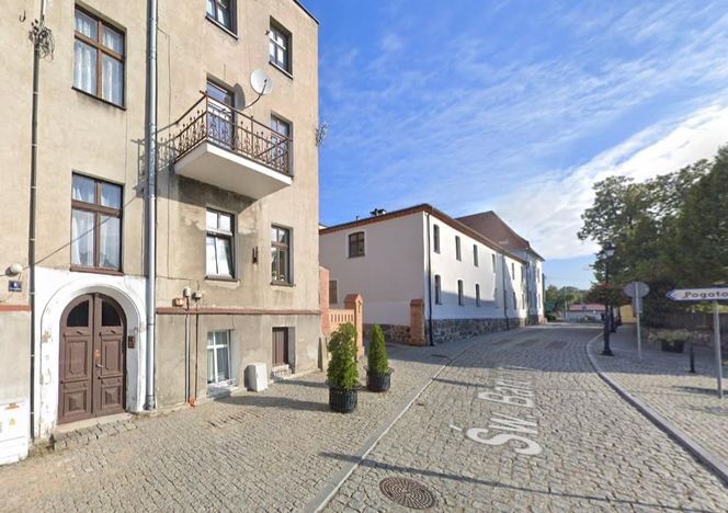 To miasto z woj. warmińsko-mazurskiego przyciąga nowych mieszkańców. Zaludnia się najszybciej! 