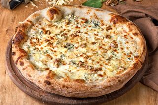 Ta pizza jest całkiem inna niż wszystkie. Szybko chwytaj za kawałek, nim zniknie z talerza