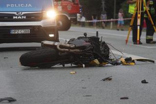 Motocyklista wbił się w przyczepkę samochodową. Zginął na miejscu