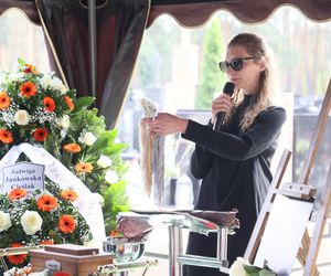 Agata Buzek na pogrzebie