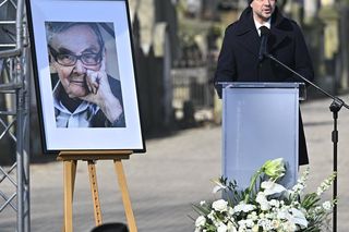 Warszawa pożegnała Mariana Truskiego. Wzruszające przemówienia na pogrzebie. „Przyjaciel i wybitny autorytet” 