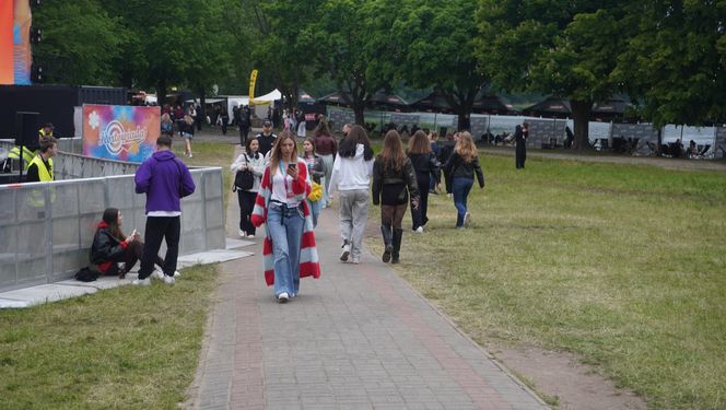 Kortowiada 2025. Koncerty na Plaży Kortowskiej przyciągnęły tłumy. Tak wyglądał drugi dzień imprezy!