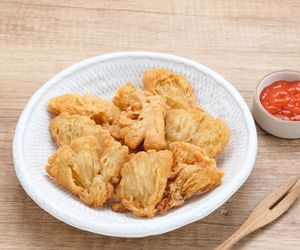 Boczniaki z patelni: pomysł na szybki obiad [przepis]