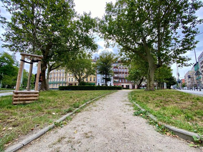 Wrocław. 15 lat "libacji na skwerku"