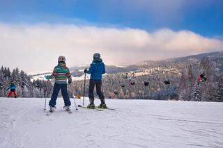 Ta niewielka wieś w Małopolsce jest narciarskim rajem. Bez drożyzny i wielkich tłumów 