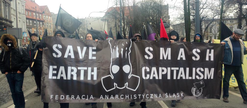 Katowice: Marsz dla klimatu przeszedł ulicami miasta. 3 osoby zostały zatrzymane [ZDJĘCIA]