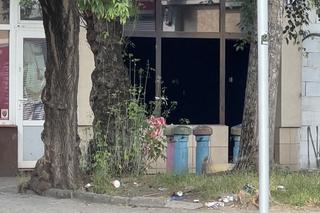 Atak nożownika w Warszawie. Szarpanina zakończona krwawą jatką. Jedna osoba nie żyje