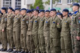 Klasy mundurowe zyskują na popularności