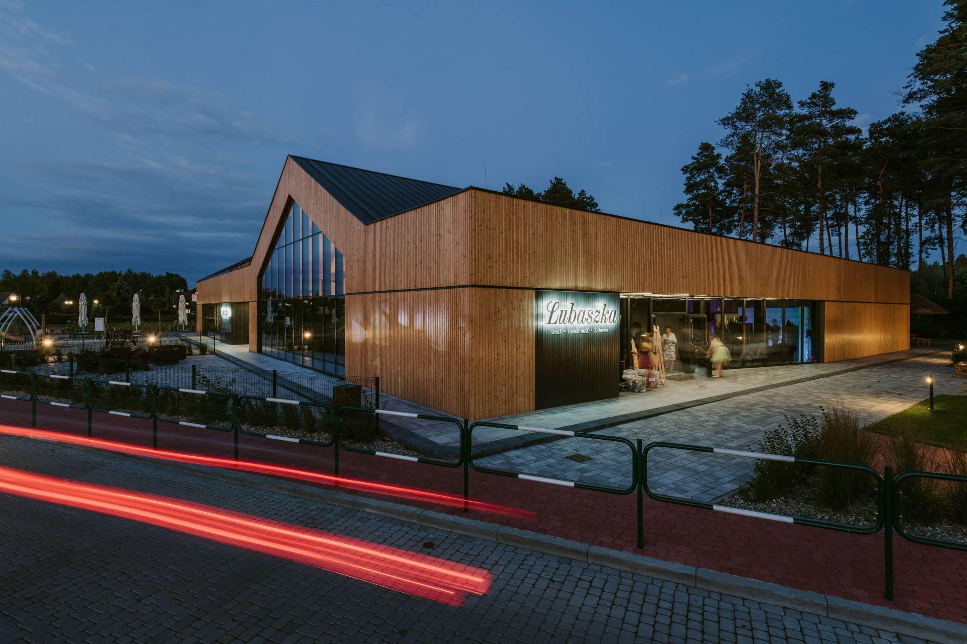 Dom weselny Lubaszka pracowni MEEKO Architekci