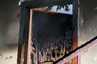 Pożar mieszkania w Stalowej Woli. Mężczyzna uratował się skacząc z balkonu