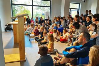 W Poznaniu otwarto nową parafię. Na razie msze odbywają się w kaplicy... w bloku