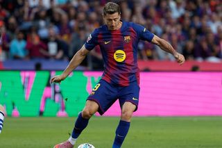FC Barcelona - Elche: Lewandowski wrócił do gry, Szczęsny znów bez czystego konta [SKRÓT]