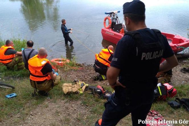  25-latek nie umiał pływać, kolega rzucił mu się na ratunek. Dramat na żwirowni