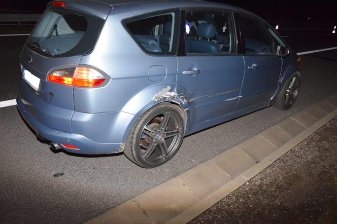 GROŹNE dachowanie na autostradzie A4! Nastolatka przetransportowana do szpitala